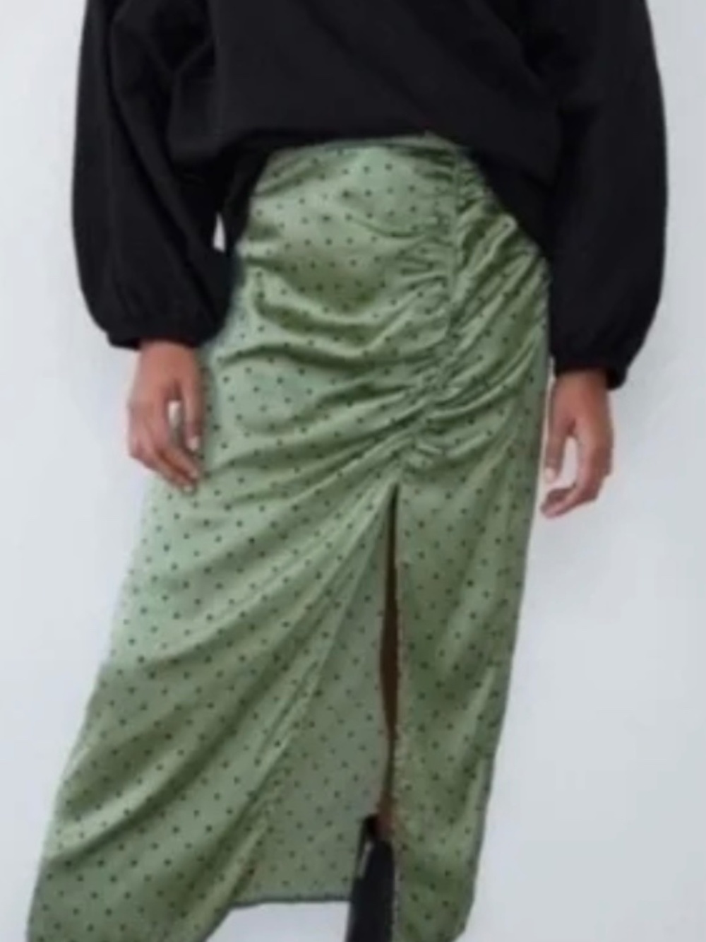 Zara rushed skirt size M .
